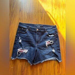Distressed Denim Shorts size 18W regular women’s